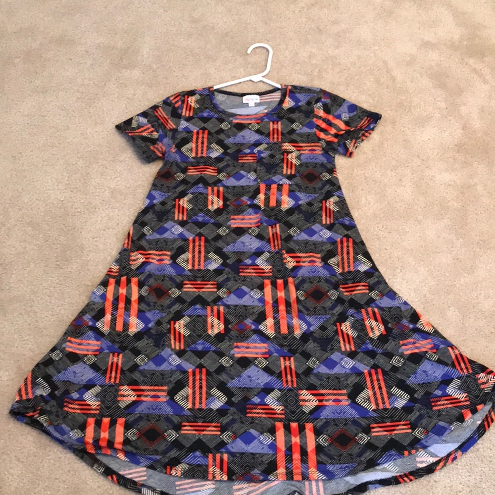 Super cute LulaRoe Carly